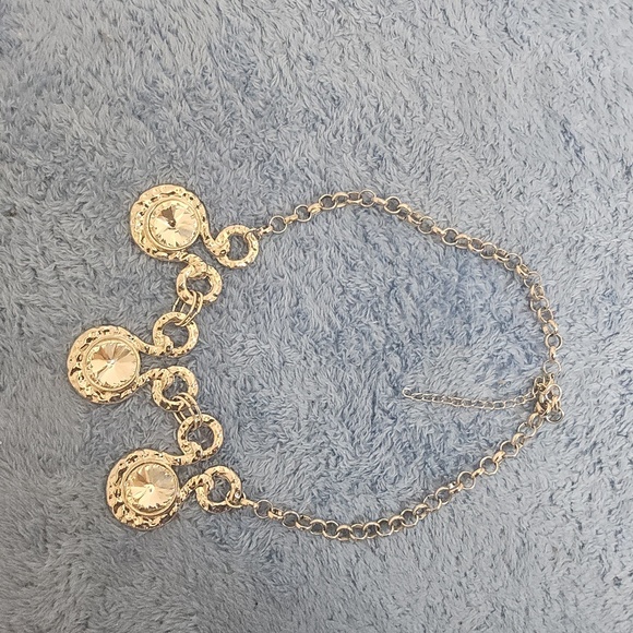 Elegant Silver Necklace with Bling Accents - Picture 3 of 3